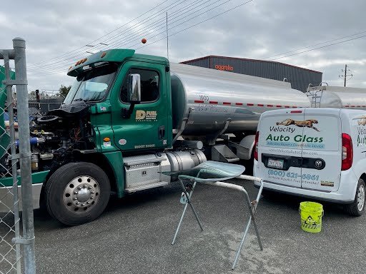 AUTO GLASS MOBILE - WIDSHIELD ON 2020 CASCADIA AUTO GLASS MOBILE - WIDSHIELD ON 2020 CASCADIA