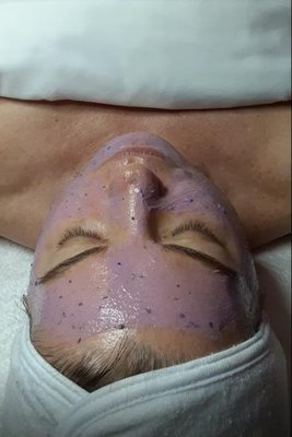 Side-by-Side Facials - Our spa offers an exclusive dual escape room, where you are able to share a side-by-side treatment with a friend or loved one. From our Signature Facial to our more aggressive peels, our skincare menu offers an array of specialized treatments customizable to each guest’s specific skin type and needs. Side-by-Side Facials - Our spa offers an exclusive dual escape room, where you are able to share a side-by-side treatment with a friend or loved one. From our Signature Facial to our more aggressive peels, our skincare menu offers an array of specialized treatments customizable to each guest’s specific skin type and needs.