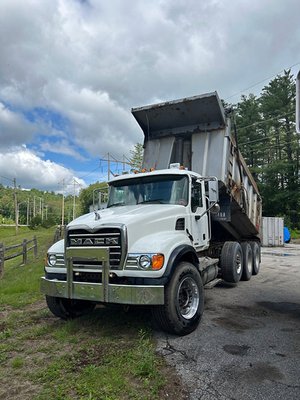 2007 MACK GRANITE CV713 TRI-AXLE DUMP - SELLING AS-IS! Will need some light mechanical, haven't been able to get in shop due to scheduling.

345K MILES

V-MAC III SERIAL #6E1724 ENGINE

6 CYLINDERS

ALLISON AUTOMATIC TRANSMISSION

ABS/ESC

CLEAN INTERIOR