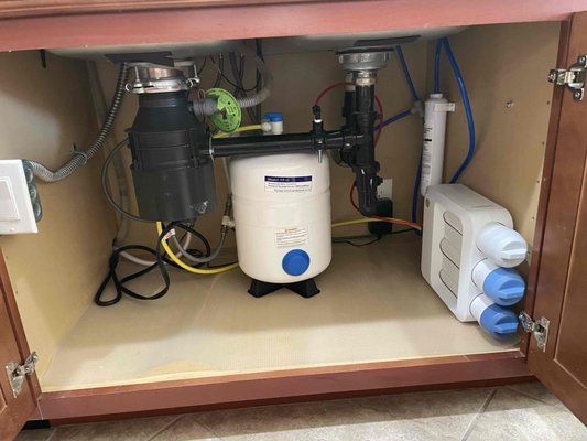 Water Softener Replacement - This customer had an older style water softener and replaced it with a new Rheem Water Softener. We also replaced the current Reverse Osmosis under the sink. Water Softener Replacement - This customer had an older style water softener and replaced it with a new Rheem Water Softener. We also replaced the current Reverse Osmosis under the sink.