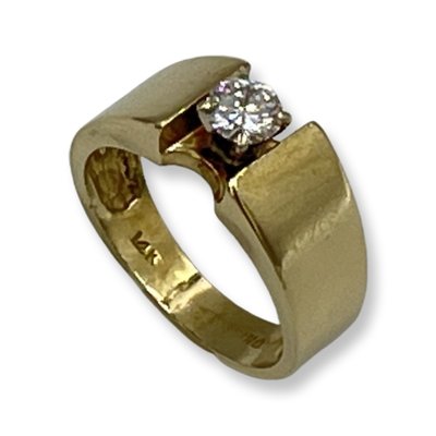 Diamond Jewelry Collection - Diamond engagement rings and solitaire earring on sale 20% to 50% Diamond Jewelry Collection - Diamond engagement rings and solitaire earring on sale 20% to 50%