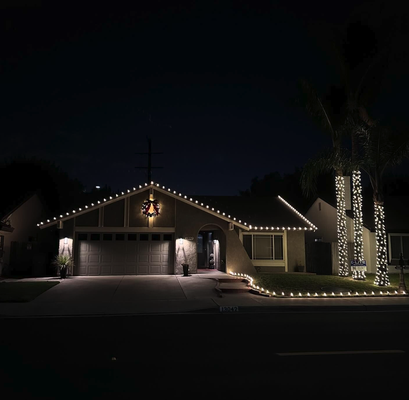 Example Work - Looking into getting in the holiday spirt?
Let us help you turn your home into a wonderland 🎄
Time is ticking 104 days left till Christmas

DM us to book for this upcoming month!
.
.
.
.
#christmas #holiday #holidayseason #losangeles #orangecounty #lighting #diy #viral #christmasdecorations #christmastime #newportbeach #laguna #crystalcove #longbeach #oc #californiachristmas #following #professionaldesign #professionaldecorator