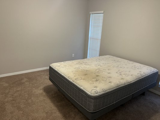 Move out deep cleaning - Moved out deep cleaning kitchen bathroom living room and dining room and shampoo carpet Move out deep cleaning - Moved out deep cleaning kitchen bathroom living room and dining room and shampoo carpet