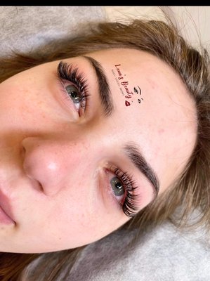 Lashes and Brows - Walk up with make up Lashes and Brows - Walk up with make up