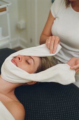 Holistic Facials - Bohemia Skin and Body’s holistic facials are fully customized treatments designed to support long-term skin health rather than quick fixes. Each facial begins with a thoughtful consultation and is tailored to your skin’s current condition, history, and overall wellbeing.
Treatments combine advanced facial massage, lymphatic support, and targeted skincare using nutrient-rich, clean products. The approach focuses on improving circulation, supporting the skin’s natural function, and restoring balance while creating a deeply calming, restorative experience.
The result is healthy, radiant skin that is supported over time — not just temporarily improved
THESE FACIALS INCLUDE + (dependent on 60min or 90min)
- Steam + Extractions
- Custom Mask(s)
- Neck + Decolette Massage
- Hand + Arm Massage
- Facial Massage
- Celluma LED Panel
- Bohemia Skincare Consultation Holistic Facials - Bohemia Skin and Body’s holistic facials are fully customized treatments designed to support long-term skin health rather than quick fixes. Each facial begins with a thoughtful consultation and is tailored to your skin’s current condition, history, and overall wellbeing.
Treatments combine advanced facial massage, lymphatic support, and targeted skincare using nutrient-rich, clean products. The approach focuses on improving circulation, supporting the skin’s natural function, and restoring balance while creating a deeply calming, restorative experience.
The result is healthy, radiant skin that is supported over time — not just temporarily improved
THESE FACIALS INCLUDE + (dependent on 60min or 90min)
- Steam + Extractions
- Custom Mask(s)
- Neck + Decolette Massage
- Hand + Arm Massage
- Facial Massage
- Celluma LED Panel
- Bohemia Skincare Consultation