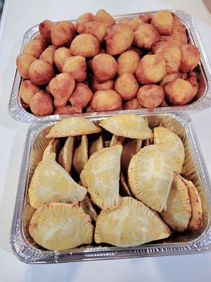 smallchops/ finger foods and pastries - These are pictures of our tasty, yummy, crunchy, and crusty smallchops and pastries. smallchops/ finger foods and pastries - These are pictures of our tasty, yummy, crunchy, and crusty smallchops and pastries.