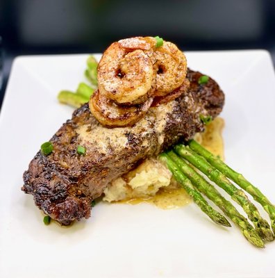 Surf & Turf Night - My Steak night dinner for 2 amazing! This is an intimate dinner that will wow you beyond belief. This dinner comes with appetizer and Stella Rosa black reserve plus mini bundt cakes.