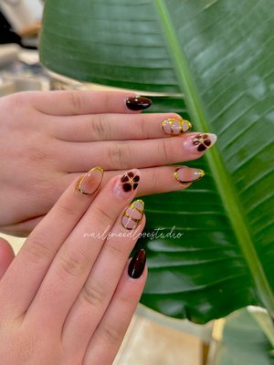 Gel-X Full Set - Looking for the perfect set without the damage of acrylics? Gel-X is the future of nail extensions. These soft gel tips cover your entire nail for a seamless, natural look—and they're ultra-lightweight, durable, and easy to remove with a simple soak-off.
💅 Choose from trendy shapes like coffin, almond, stiletto, square, or round—customized to your length and style. Cured with UV light just like regular gel, but with a flawless, extension-ready finish.
Perfect for those who want strength, length, and style—minus the bulk or breakage. Gel-X Full Set - Looking for the perfect set without the damage of acrylics? Gel-X is the future of nail extensions. These soft gel tips cover your entire nail for a seamless, natural look—and they're ultra-lightweight, durable, and easy to remove with a simple soak-off.
💅 Choose from trendy shapes like coffin, almond, stiletto, square, or round—customized to your length and style. Cured with UV light just like regular gel, but with a flawless, extension-ready finish.
Perfect for those who want strength, length, and style—minus the bulk or breakage.