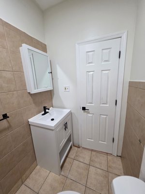 Unit turnover Apartment for new tenant - This was a full apartment project we painted, changed all light fixtures, new doors, knobs, and updated the bathroom with New vanity, mirror, toilet and bathroom hardware. This and similar projects can be found on our social media platforms at Upscale Settingz Unit turnover Apartment for new tenant - This was a full apartment project we painted, changed all light fixtures, new doors, knobs, and updated the bathroom with New vanity, mirror, toilet and bathroom hardware. This and similar projects can be found on our social media platforms at Upscale Settingz
