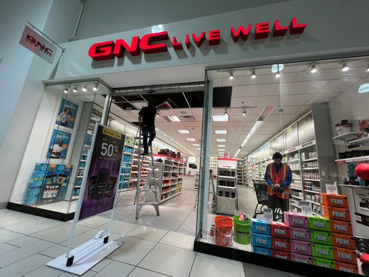 Gate repair - Fix automatic gate at GNC store at the mall Gate repair - Fix automatic gate at GNC store at the mall