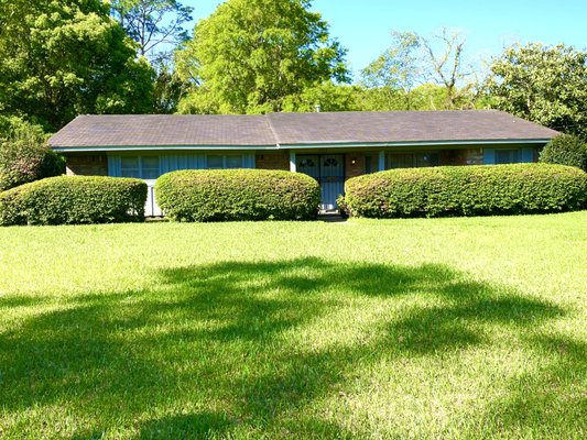 SOLD-157,500 l 3761 Heritage Dr N Mobile, AL 36609 - This home is the best of both worlds with its large corner lot and curb appeal. You can enjoy a morning cup of coffee or evening glass of wine on the front porch. The home has a formal living room and a separate family room for entertaining along with floor level windows. The kitchen can accommodate bar stools for those intimate family dinners. The bedrooms are spacious with adequate natural lighting from the windows. There is an attached 2 car covered carport with extra storage. Enjoy family time using the outside grill in your private backyard. Enjoy fruit from the fruit trees around the yard. This property is close to shopping, schools, restaurants, the interstate and is centrally located. The kitchen appliances will remain. The stove, dishwasher, and garbage disposal are only a year old. The heater and water heater are natural gas. The HVAC system has electronic type filters (not self installed) that has to be cleaned by HVAC technician. The Listing Broker makes no representation as to the accuracy of the information contained in the listing. All information is deemed reliable but not guaranteed. No warranties expressed or implied. The buyer or buyer's agent to verify any and all information deemed important to the buyer including but not limited to all property information, zoning, code restrictions, land and building ordinances, utilities and connections, easements, etc. The seller requires pre-approval letter or proof of funds to be submitted with all offers. Schedule your personal showing today!