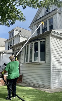 Gutter cleaning - Clean your gutters with a state of the art vacuum system equipped with live stream video Gutter cleaning - Clean your gutters with a state of the art vacuum system equipped with live stream video