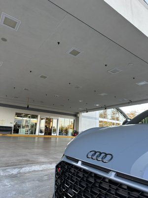 AUDI MISSION VIEJO CA - This job was basically a complete exterior facility cleaning in every area a customer may see. Building wash, windows, concrete cleaning of the service drive, sales area and all walkways, handrails and walls.