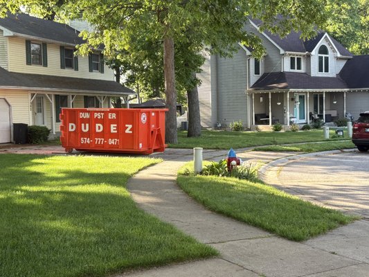 Time to De-Clutter - Dumpster Dudez stands as the go-to choice for DIY enthusiasts tackling a wide range of projects. Whether you're sprucing up your interior spaces or giving your outdoor area a new lease on life, our selection of four dumpster sizes ensures that no project is too big or too small. Each of our dumpsters is designed to conveniently fit within the bounds of your driveway, offering a seamless and unobtrusive solution to waste management during your home improvement endeavors. Time to De-Clutter - Dumpster Dudez stands as the go-to choice for DIY enthusiasts tackling a wide range of projects. Whether you're sprucing up your interior spaces or giving your outdoor area a new lease on life, our selection of four dumpster sizes ensures that no project is too big or too small. Each of our dumpsters is designed to conveniently fit within the bounds of your driveway, offering a seamless and unobtrusive solution to waste management during your home improvement endeavors.