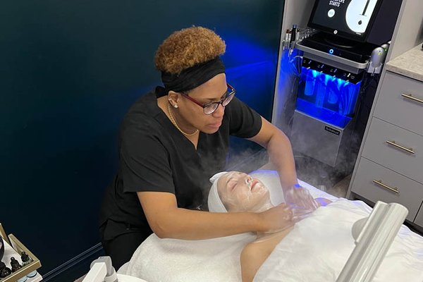 Real Client Experience - Hydrafacial Deluxe - Clogged Pores? Dryness? Uneven Skin Tone? The HydraFacial is for you! The before and after pictures accurately shows that the skin issues expressed were drastically improved after just one HydraFacial Deluxe session.