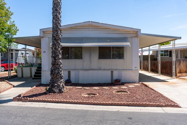 Mobile Home for Listing - This mobile belonged to an elderly woman, and the agent wanted to show the place as best as she could. Mobile Home for Listing - This mobile belonged to an elderly woman, and the agent wanted to show the place as best as she could.