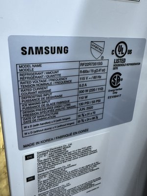 Samsung ice maker - Refrigerator Samsung with ice maker in freshfood section. The ice maker was frozen. It was defrosted and the camera was sealed. The icemaker works again. Samsung ice maker - Refrigerator Samsung with ice maker in freshfood section. The ice maker was frozen. It was defrosted and the camera was sealed. The icemaker works again.