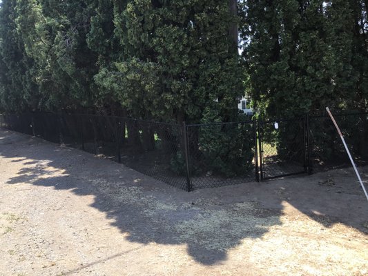 Chain link - Chain link fencing Chain link - Chain link fencing