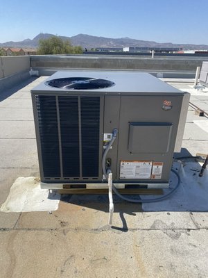 Business Offices - We had a 2.5-ton rooftop HVAC package unit that suddenly stopped working right in the middle of summer. Breezy Blast came highly recommended, and now we see why. They notified us the night before, showed up right on time, and replaced the old unit with a brand-new 2.5-ton RUUD rooftop unit.

The installation was seamless and completed in under 2 hours, with zero disruption to our business. From start to finish, the service was professional, fast, and smooth. If you need HVAC service done right, Breezy Blast is the team to call.