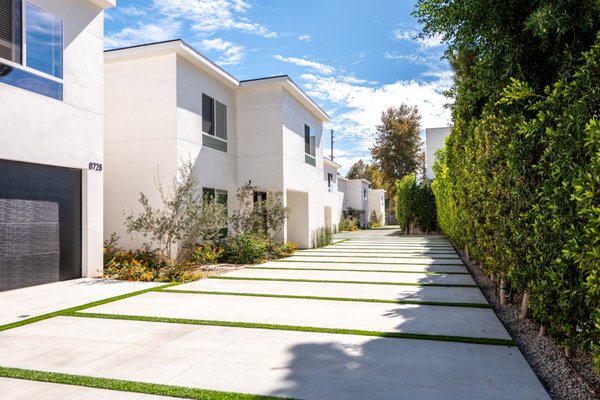 Luxury Sober Living In Los Angeles - At Oasis Oaks Sober Living, we provide a safe, structured, and supportive environment for individuals committed to building a new life in recovery. Located in Los Angeles, California, our community is designed to promote stability, accountability, and long-term success.

Our property features five newly constructed homes, all situated together on one peaceful, private campus. This unique setup allows us to foster a close-knit recovery community while still offering residents the comfort, privacy, and modern living spaces they deserve. Every home is thoughtfully designed to create a calm, welcoming atmosphere where healing can truly begin.

We understand that recovery doesn’t happen in isolation. That’s why we work closely with Partial Hospitalization Programs (PHP) and Intensive Outpatient Programs (IOP) throughout Los Angeles. By aligning our sober living environment with these clinical programs, we help bridge the gap between treatment and independent living—giving our residents the structure they need while supporting their transition back into everyday life.

At Oasis Oaks, we emphasize:

Accountability through structured living and peer support 
Community by fostering connection and shared growth 
Stability with a safe, substance-free environment 
Progress by supporting each resident’s recovery journey 

Our mission is simple: to provide a strong foundation where individuals can rebuild their lives with dignity, purpose, and confidence.

Whether you’re stepping down from a higher level of care or looking for a supportive place to continue your recovery journey, Oasis Oaks Sober Living is here to help you move forward—one day at a time.