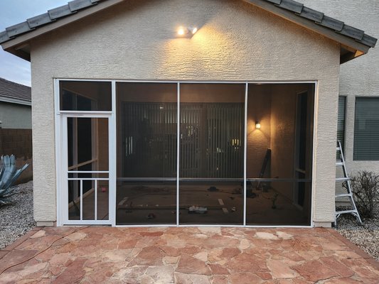 screened  in patio - screened  patio
