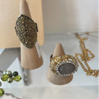 Women's Jewelry - We strive to create a fun and unique shopping experience for our customers by only selling only the most pristine and beautiful clothing,  jewelry and shoes -at unbeatable prices .  You can rest assured that when you are shopping with us, you are supporting an organization that truly cares about the community .