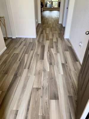 Wood look tile Projects - Wood-look tile flooring adds a touch of timeless elegance to any home. Wood look tile Projects - Wood-look tile flooring adds a touch of timeless elegance to any home.