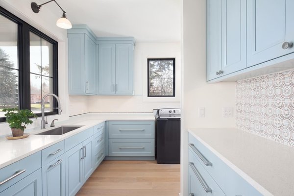 Custom Kitchen - Your kitchen is as unique as you are. We offer a range of custom cabinet designs—from sleek modern lines to classic traditional looks—so you can find the perfect style that complements your home. Whether you're seeking clean, minimalistic doors or something more ornate, our custom design options give you the flexibility to create a space that reflects your personal taste. Custom Kitchen - Your kitchen is as unique as you are. We offer a range of custom cabinet designs—from sleek modern lines to classic traditional looks—so you can find the perfect style that complements your home. Whether you're seeking clean, minimalistic doors or something more ornate, our custom design options give you the flexibility to create a space that reflects your personal taste.