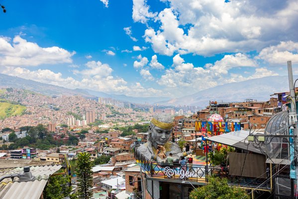 3 Days in Medellín: Culture, Nature, Nightlife & Guatapé - Enjoy a custom-made trip by AliTravelFrames designed to show you the best of Medellín in just 3 days. From local culture and scenic views to nightlife and the beauty of Guatapé, this package gives you a fun and well-balanced experience for a short but unforgettable stay. With trusted guides and a strong focus on safety, you can enjoy every part of the trip with peace of mind. We offer VIP, Shared Room, Experience, and Standard packages for every travel style and budget. Our options include full accommodation or hotels included, and we can always customize your package to make sure you enjoy the vacation that fits you best.