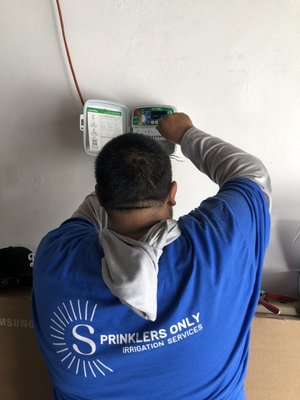 System update in Huntington Beach - On this job we fitted our customer with all new controller, valves, and did some general tune ups on the heads System update in Huntington Beach - On this job we fitted our customer with all new controller, valves, and did some general tune ups on the heads