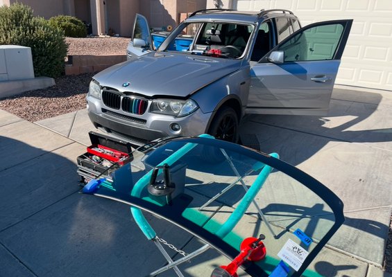 2 GREAT VEHICLES MADE SAFER & LOOK BETTER - Two different vehicle owners called in with emergency windshield replacements needed ASAP. Like these customers, if you need same day service- it’s not a problem. If you’re located in Las Vegas we send our technicians direct to you for no additional charge. Contact us today for fast reliable service.