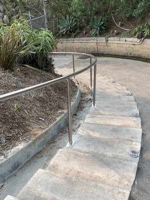 316 Marine grade stainless steel curved hand rail,
Cypress Shores, San Clemente. - The Cypress Shores management contracted me to supply and deliver a stainless steel hand rail for beach access. 316 Marine grade stainless steel curved hand rail,
Cypress Shores, San Clemente. - The Cypress Shores management contracted me to supply and deliver a stainless steel hand rail for beach access.