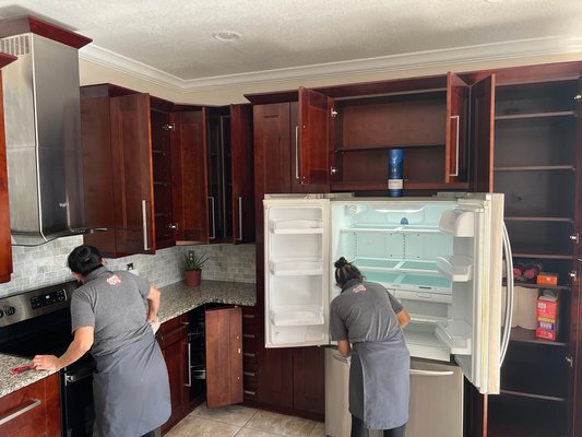 Move Out Cleaning - Move Out cleaning. People go. People come all the time, that's life, and it's essential that when you leave a property, you leave it gratefully and clean for the next family who will call it home. Willcleaning can help you with this hard work cleaning places. We regularly didn't know or didn't realize what was dirty, such as vents, sides of the stove, baseboards, cleaning inside cabinets, and deep cleaning. We serve Orlando and surrounding areas