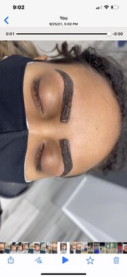 Eyebrows tinting - With Eyebrows tinting your brows look fuller.
And complete safe to your brows, but if anyone has color allergies pls let the technician know to do a patch test before your service.