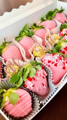 Fresh Dipped Strawberries - Indulge in San Jacinto's Finest and Most Unique Desserts with Make It Amazing! Visit www.letsmakeitamazing.com to order your treats today!

Welcome to Make It Amazing, where we specialize in creating custom desserts that are as delicious as they are visually stunning! Our shop features a wide range of treats, from classic cupcakes and freshly baked cookies to specialty items like dessert shooters, number and letter cakes, and French macarons. We take great pride in our desserts and use only the finest ingredients to ensure that each item meets our high standards. Best of all, our custom desserts are truly one-of-a-kind, and you won't find them anywhere else in San Jacinto!

Affordable, High-Quality Desserts with Exceptional Service
At Make It Amazing, we believe that high-quality desserts don't have to come at a premium price. That's why we're committed to providing our customers with exceptional service and affordable prices for all of our custom desserts. Whether you're celebrating a special occasion or just looking for a sweet treat, our bakers will work with you to create the perfect dessert that fits your taste and budget.

Custom Bridal Gifts and Elegant Desserts for Every Occasion
In addition to our custom desserts, we also offer a wide range of bridal gifts and elegant desserts to make your special day even more unforgettable. From custom signage to bridesmaid proposals, we have everything you need to create a truly memorable event. Our team of expert bakers and designers will work closely with you to ensure that every detail is perfect, from the flavor of your desserts to the design of your custom signage.

Contact us today to place your order or book our services! Taste the difference that high-quality, custom desserts can make with Make It Amazing! www.letsmakeitamazing.com