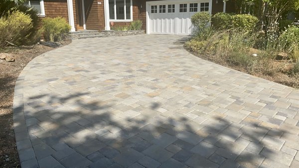 Pavers Express Driveway Projects - This portfolio features some of our amazing Pavers Express driveway projects!