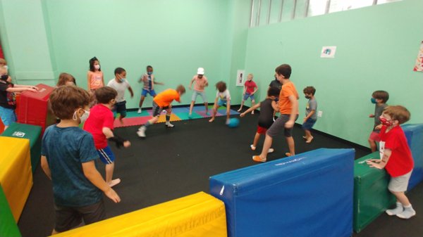 Kids on 12th School has the right balance of learning and play. Celebrating 15 years in 2022. - Sharon was a busy mom who just couldn’t find a daycare to take her active child. So, she started her own. “Kids on 12th” has been serving families in Center City Philadelphia since 2007. Today, her and partner, Dr. Rich, have the only flexible schedule Preschool in Philadelphia. KO12 is also an Elementary School for grades K-3, an after school program with pick-up from 4 local schools, Summer Camp and School Year Camp (open on most snow days and holidays). Their philosophy is simple; Let kids be who they are and teach them about relationships and community alongside academics and meet the needs of families by being open when they need us. Sharing, caring and relating with self and others are values that apply to every age. We're never too young or old to learn. KO12 occupies a large indoor space with 6 oversized classrooms and a large indoor play area.
The Preschool, Afterschool and Summer Camp flexible scheduling does not require a minimum attendance. There never a charge for days not attended. KO12 Kids is open on most snow days and holidays when schools are closed. KO12 Kids is a woman and veteran owned, family business. The owners are onsite every day. Kids on 12th School has the right balance of learning and play. Celebrating 15 years in 2022. - Sharon was a busy mom who just couldn’t find a daycare to take her active child. So, she started her own. “Kids on 12th” has been serving families in Center City Philadelphia since 2007. Today, her and partner, Dr. Rich, have the only flexible schedule Preschool in Philadelphia. KO12 is also an Elementary School for grades K-3, an after school program with pick-up from 4 local schools, Summer Camp and School Year Camp (open on most snow days and holidays). Their philosophy is simple; Let kids be who they are and teach them about relationships and community alongside academics and meet the needs of families by being open when they need us. Sharing, caring and relating with self and others are values that apply to every age. We're never too young or old to learn. KO12 occupies a large indoor space with 6 oversized classrooms and a large indoor play area.
The Preschool, Afterschool and Summer Camp flexible scheduling does not require a minimum attendance. There never a charge for days not attended. KO12 Kids is open on most snow days and holidays when schools are closed. KO12 Kids is a woman and veteran owned, family business. The owners are onsite every day.
