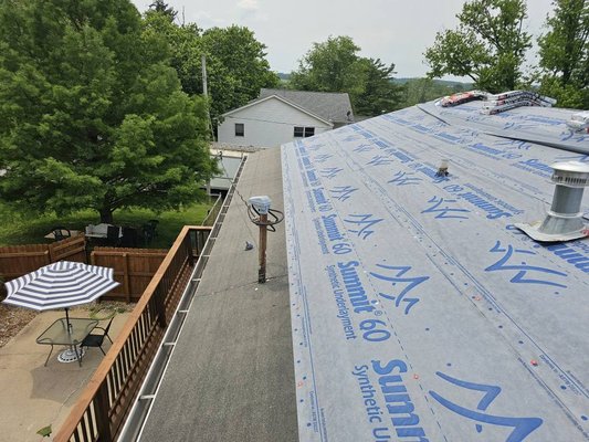 Recent Work - Another roof completed from us. Paid for by insurance from recent storm damage. They got the Atlas Pristine Shingle. Lifetime warranty for staining and streaks. Call for your free estimate.
812-606-3636 Recent Work - Another roof completed from us. Paid for by insurance from recent storm damage. They got the Atlas Pristine Shingle. Lifetime warranty for staining and streaks. Call for your free estimate.
812-606-3636