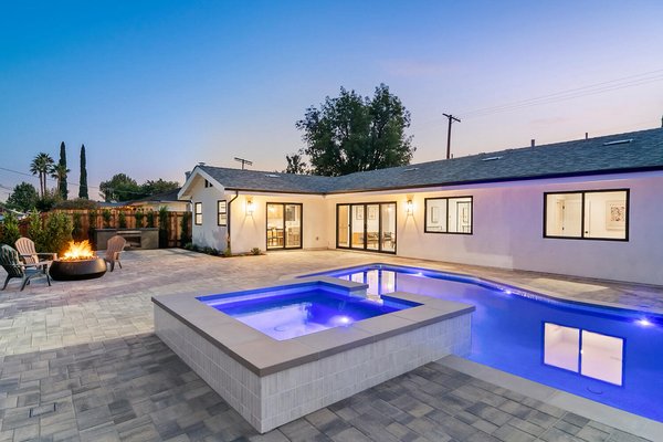 West Hills Renovation and Spa Addition - Complete backyard renovation: spa addition, coping, tile, mini pebble, pavers, fire pit and outdoor bbq West Hills Renovation and Spa Addition - Complete backyard renovation: spa addition, coping, tile, mini pebble, pavers, fire pit and outdoor bbq