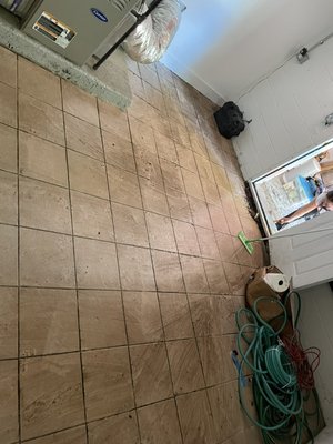 Flood cleaning - We offer emergency flood, cleaning, and water removal ! Flood cleaning - We offer emergency flood, cleaning, and water removal !
