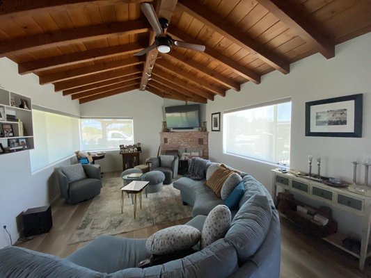 Roller shades - Roller shades look good in any home. They bring a nice clean, modern look to any decor. Roller shades - Roller shades look good in any home. They bring a nice clean, modern look to any decor.