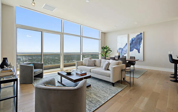 East 5th Highrise - Sophisticated living in the heart of downtown East 5th Highrise - Sophisticated living in the heart of downtown