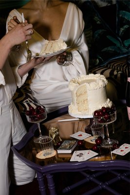 Elopements - Here, at crème cake, we love a special event. Whether for an intimate gathering or a big ceremony with your loved ones, your cake and desserts can make all the difference.