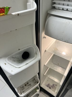 Air Sample vs. Swab Test — What’s the Difference? - At Prime Environmental Testing, we often get asked which type of mold test is best — air sample or swab test. Both help identify mold, but they serve different purposes:

🌬️ Air Sampling
Collects airborne mold spores to measure overall indoor air quality. It’s ideal when mold isn’t visible but you suspect hidden contamination or musty odors.

🧴 Swab Testing
Takes a surface sample from visible mold or discolored areas. It helps identify specific mold species and confirm contamination on materials like drywall, tile, or cabinets.

For accurate results, we follow industry-standard testing protocols and send all samples to a certified laboratory for analysis.

Whether you’re dealing with hidden mold, a real estate inspection, or post-remediation verification, Prime Environmental Testing provides professional, reliable, and fast mold testing services in Los Angeles and surrounding areas.