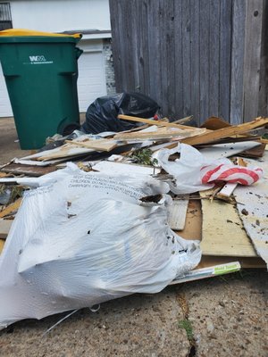 Alley Clean Up - Garbage left from old tenant. Removed for new homeowner. Alley Clean Up - Garbage left from old tenant. Removed for new homeowner.