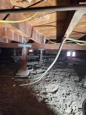 Dangling Live Wires - you never know what you're going to find when you're in a crawlspace or attic. in this case, It was the crawlspace. I was running romex and saw these wires just dangling. your first thought is that it's probably old wires or not being used, so someone just left it there, but a quick test with my voltage tester, and sure enough, there is electricity running thru these wires. so I let the homeowner know that it's very dangerous and went along to secure the wires in a box and out of the way.
(If you see wires open or dangling, not in a box, not secured, call an electrican right away) Dangling Live Wires - you never know what you're going to find when you're in a crawlspace or attic. in this case, It was the crawlspace. I was running romex and saw these wires just dangling. your first thought is that it's probably old wires or not being used, so someone just left it there, but a quick test with my voltage tester, and sure enough, there is electricity running thru these wires. so I let the homeowner know that it's very dangerous and went along to secure the wires in a box and out of the way.
(If you see wires open or dangling, not in a box, not secured, call an electrican right away)