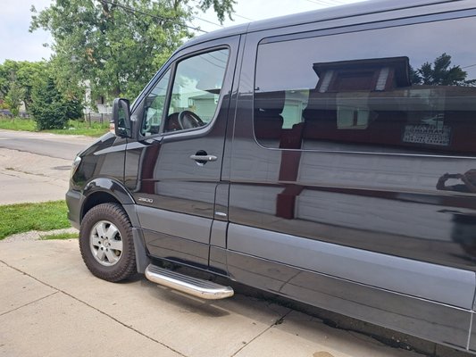BlueNileTransportation Airports Transportation - BlueNile Chicago Transportation is a local shuttle servicing Greater Chicago and Suburban  area. We also travel to surrounding Cities around Illinois. Such cities& States  like Minnesota,  Detroit,  Madison, Iowa, & Wisconsin.