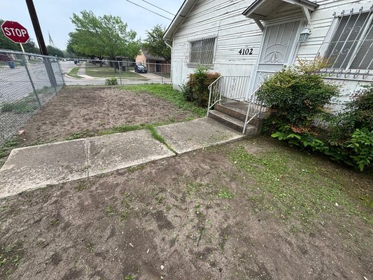 Grass installation - Complete front yard transformation 🌱✨
We removed old soil and leveled the ground to properly prepare the area, then installed fresh sod for a green, even, and healthy finish. The result is a clean, refreshed space ready to enjoy from day one. Another happy customer with a total home upgrade! Grass installation - Complete front yard transformation 🌱✨
We removed old soil and leveled the ground to properly prepare the area, then installed fresh sod for a green, even, and healthy finish. The result is a clean, refreshed space ready to enjoy from day one. Another happy customer with a total home upgrade!