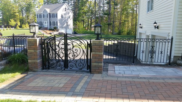 Gate and Fences. - Together we will create the best gate and the best fence for your residence or your company. Contact us and have beautiful fences and gates!