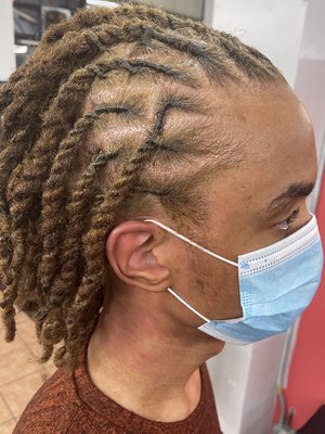 Knots box braids dreadlocs  two strand twist passion twist butterfly loc etc.... - Knots less boxbraids  tension free pain free butterfly locs Instant loc.
￼￼￼